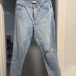 Abercrombie & Fitch Light Wash Distressed Ankle Jeans